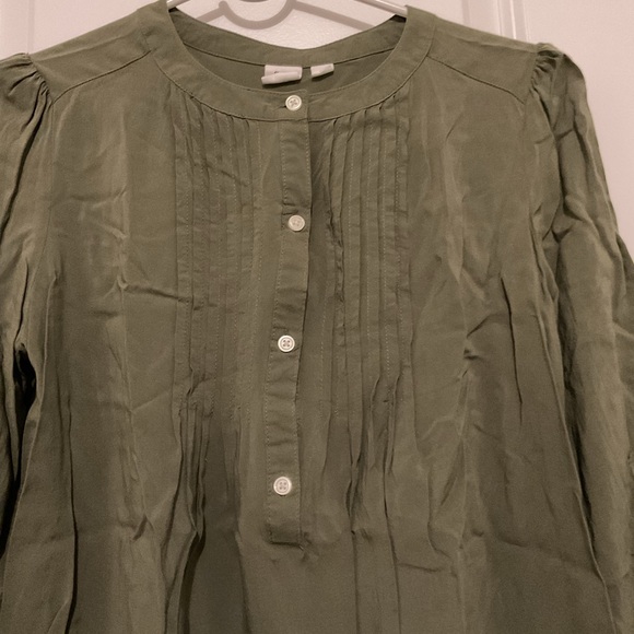 Women’s green top - Picture 2 of 5